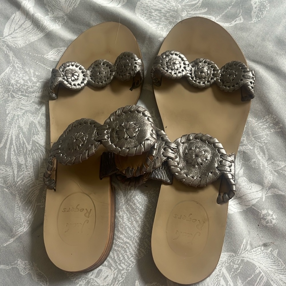 Jack Rogers woman’s size 7 silver strap sandal